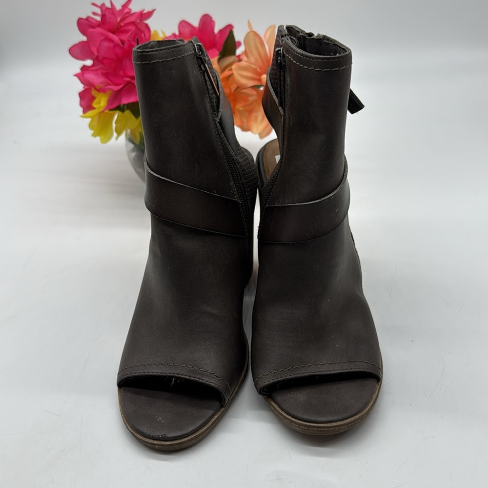 DV by Dolce Vita Brown Block Heel Peep Toe Sandal Size9 MCH7169D - Picture 2 of 7